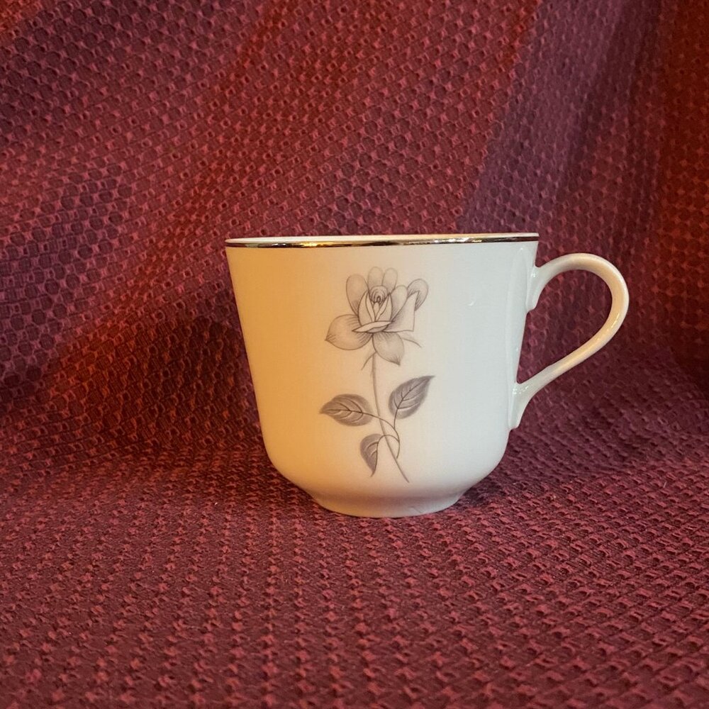 Vintage Tea Cups Queens Royal Fine China Japan Gray Rose Set of 4